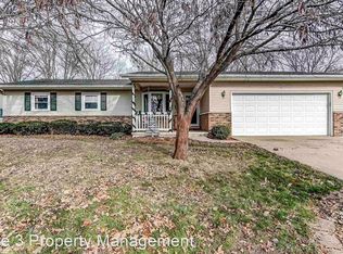 6 Lancelot Dr, Rochester, IL 62563