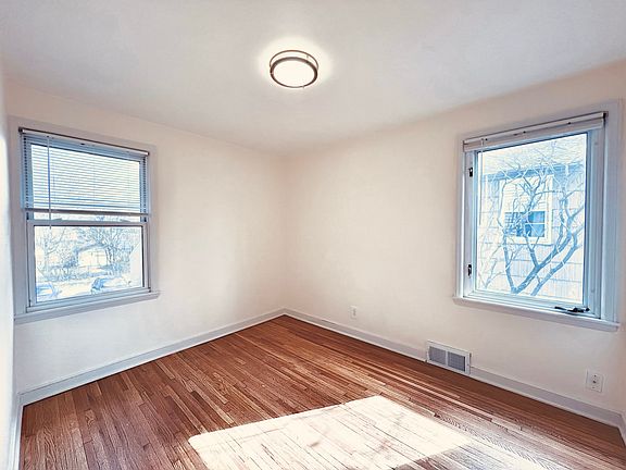 4th image of 4011 Garfield Ave