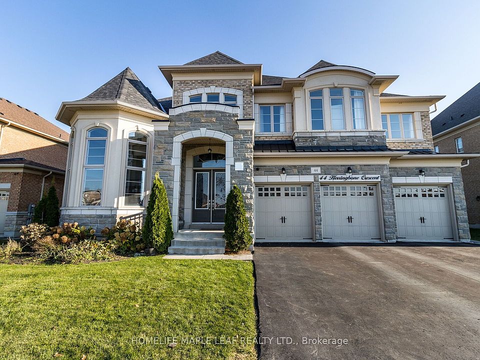 1st image of 44 Herringbone Cres