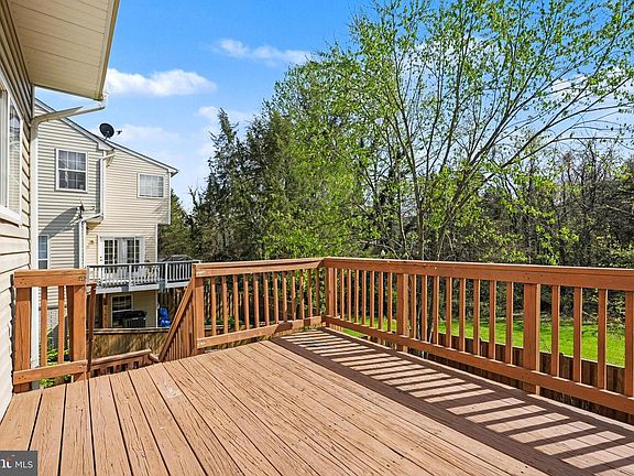 4th image of 359 Snyder Ln