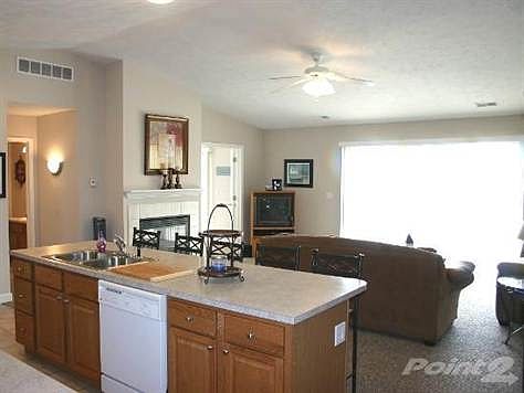 5th image of 270 Oak St APT 23