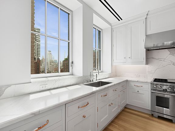 5th image of 301 E 80th St #12C