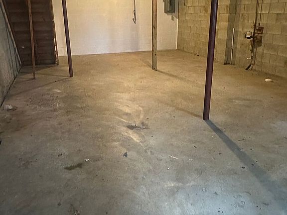 5th image of 163 E Village Rd
