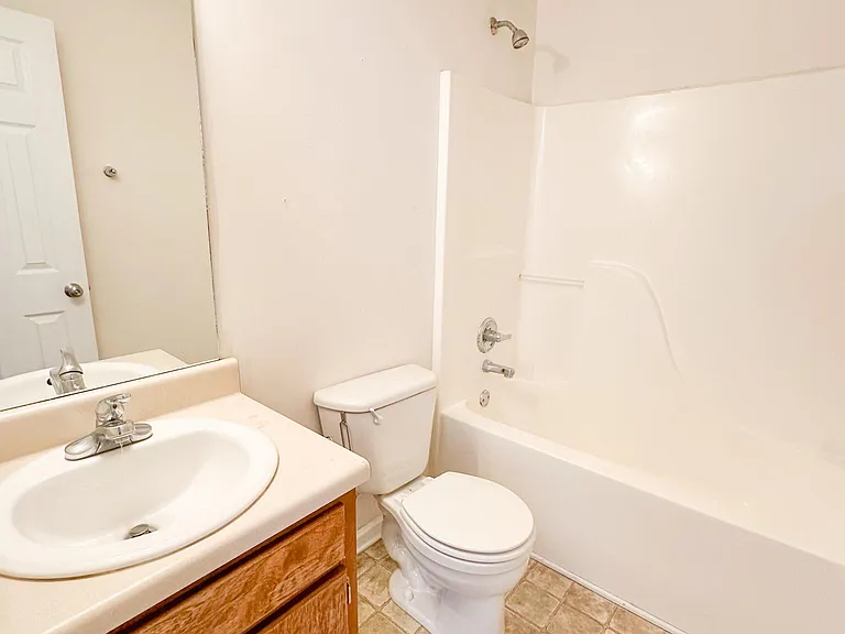 610 Church Ave SE #1 — Photo 5