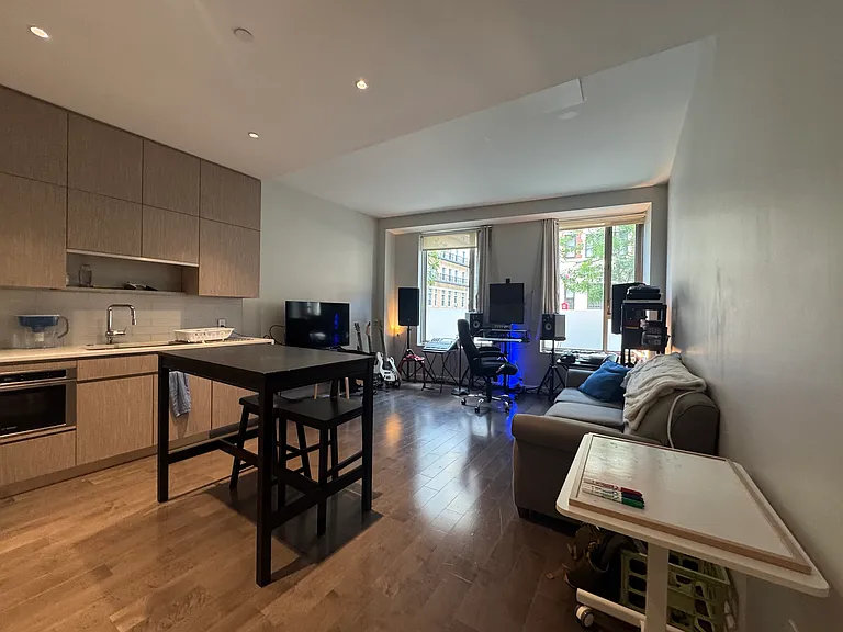 43 Westland Ave #11 — Photo 1