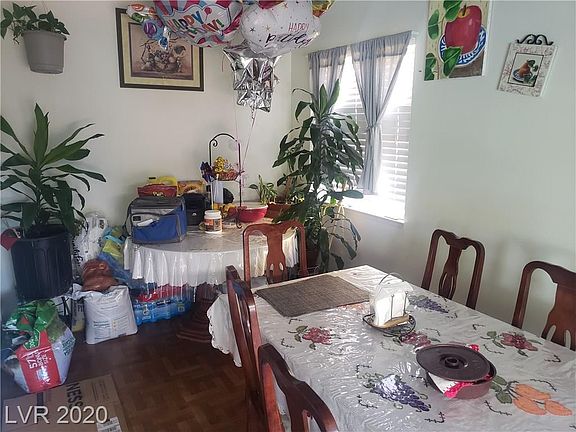 5th image of 4621 Sawyer Ave