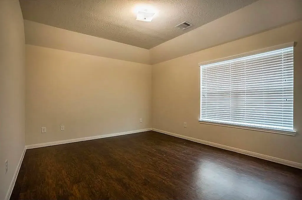 3 bed, 1828 sqft, $1,455 — Photo 3