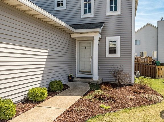 3rd image of 3106 W Gloria Ln