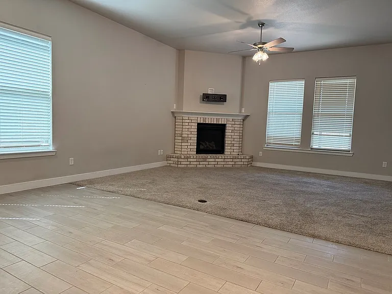 2409 Husk St — Photo 3