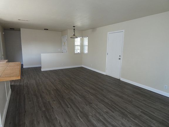 4th image of 622 Wigeon Way