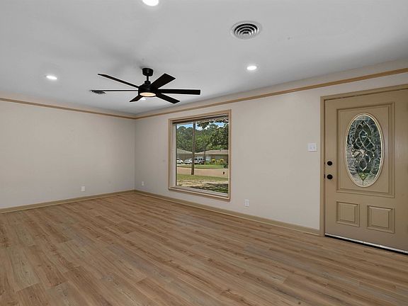 3rd image of 2317 Kelly Lynn Ln