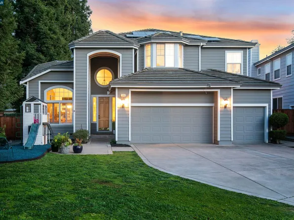 2046 Smith Ln, Concord, CA 94518