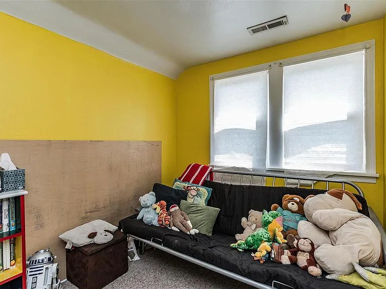 1014 Stanfield St — Photo 23