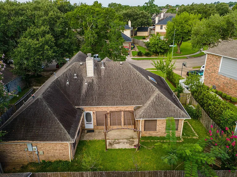 1813 Oak Wood Dr E — Photo 7