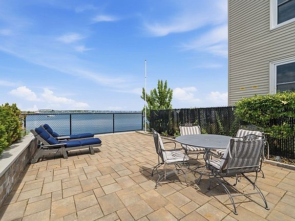 4th image of 111 Leach St #3