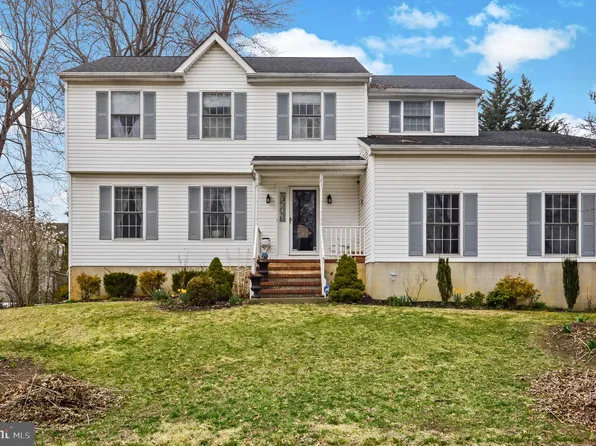 27 Tall Timber Ln, Burlington, NJ 08016