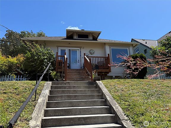 3rd image of 914 Pacific Avenue