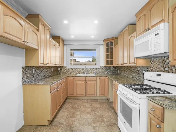 3865 Marlesta Dr, San Diego, CA 92111