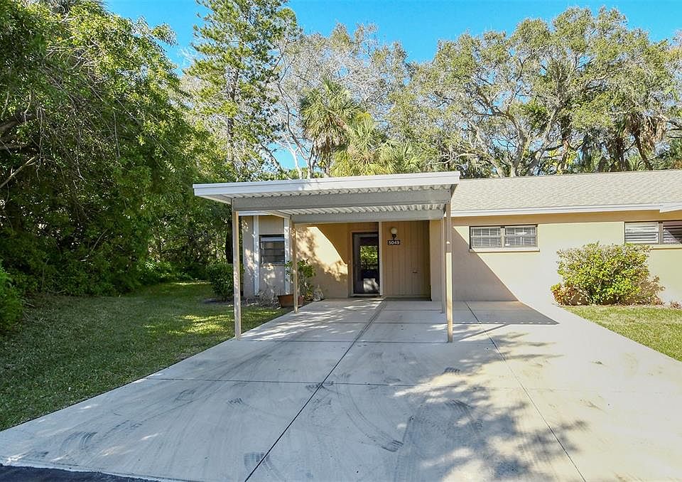 1st image of 5049 VILLAGE GARDENS DRIVE #16