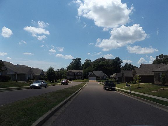 4th image of 10067 Mill Hill Ave