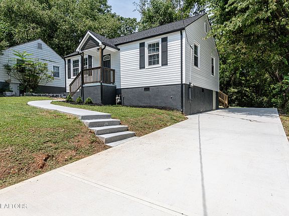 2nd image of 2915 Denson Ave
