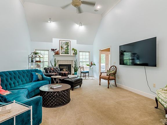 3rd image of 3700 Crossgate Cir