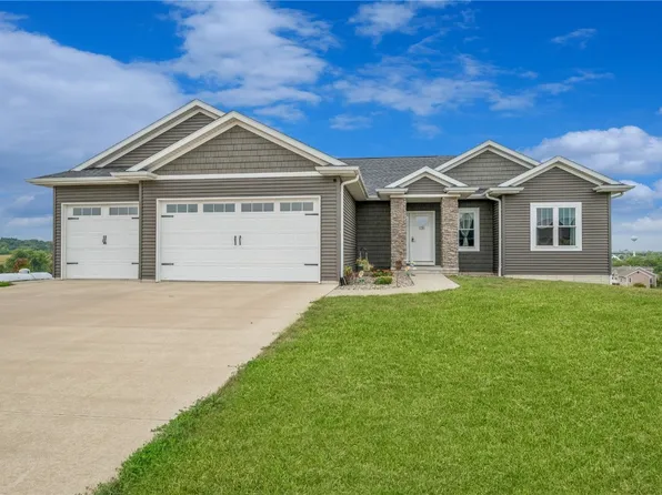 120 Wood Ridge Rd, Anamosa, IA 52205