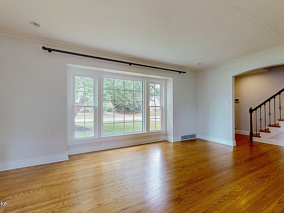 5th image of 203 Don Allen Rd