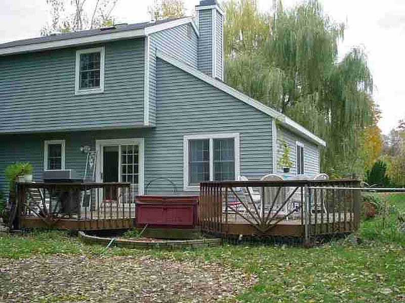 2nd image of 19 OAK LEAF Drive