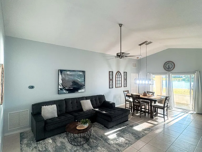 532 SW Indian Key Dr — Photo 9