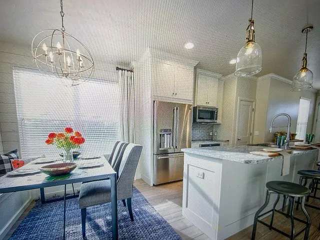 3 bed, 2.5 bath, 1800 sqft, $1,998 — Photo 4