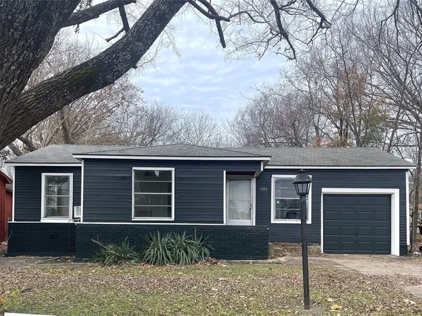 1305 Lynn St, Bonham, TX 75418