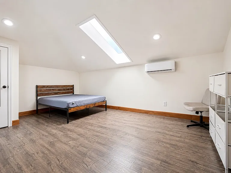 3524 Calhoun St — Photo 9