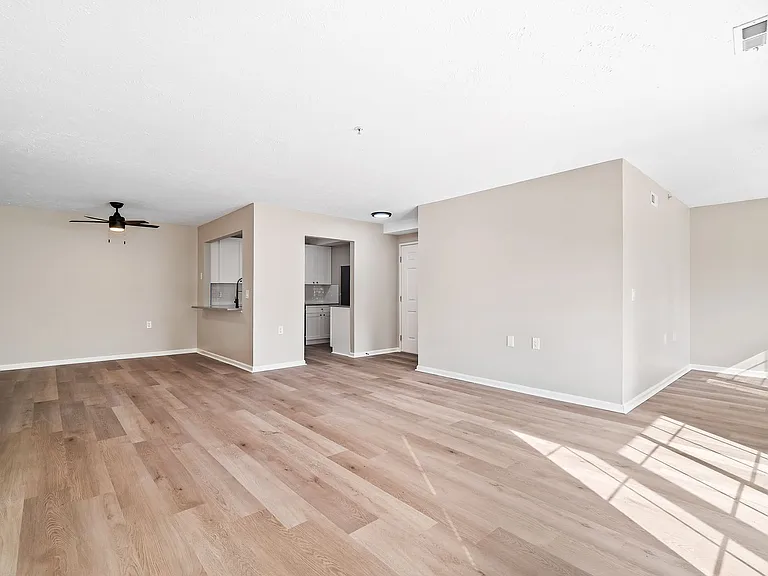 Cherry Tree Village Apartments — Photo 202