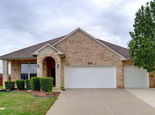 8000 Joshua Tree Ct, Arlington, TX 76002