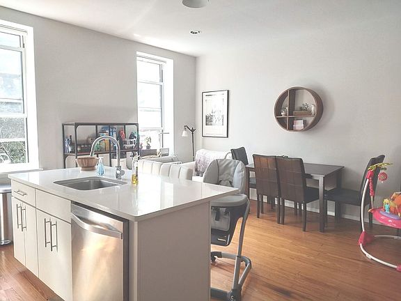 3rd image of 194 President St APT 3