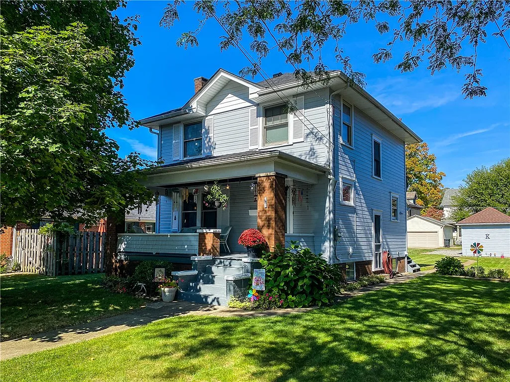 1380 2nd St photo 1