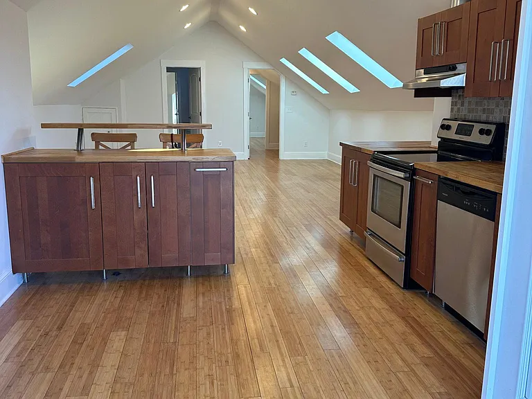 744 Saint Charles Ave NE #C — Photo 24