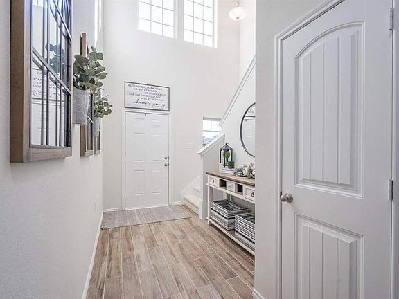 2nd image of 1101 Riverstone Trl