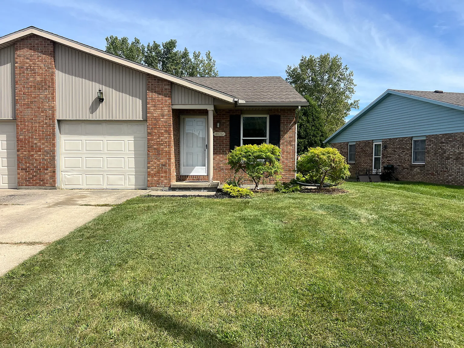 2 bed, $1,150 — Photo 1