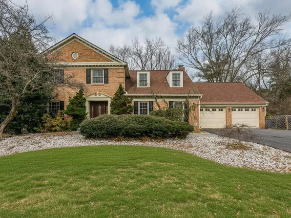 8217 Buckspark Ln W, Potomac, MD 20854