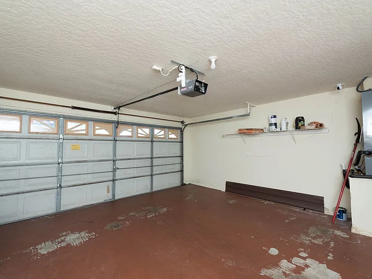 1236 Buffing Cir SE — Photo 36