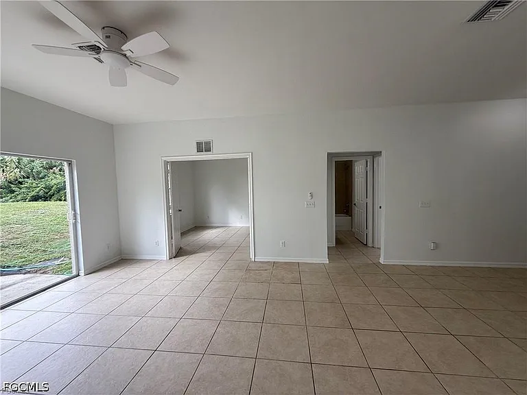 3969 Sunset Rd — Photo 3