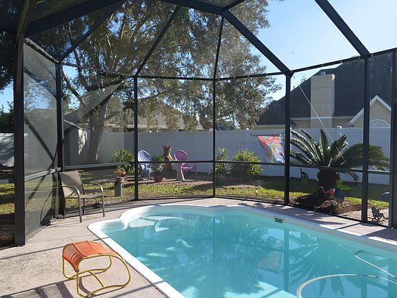 Totally screened pool