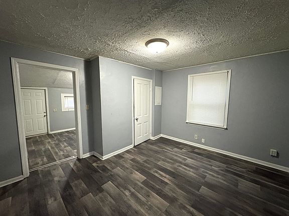3rd image of 731 Lincoln St
