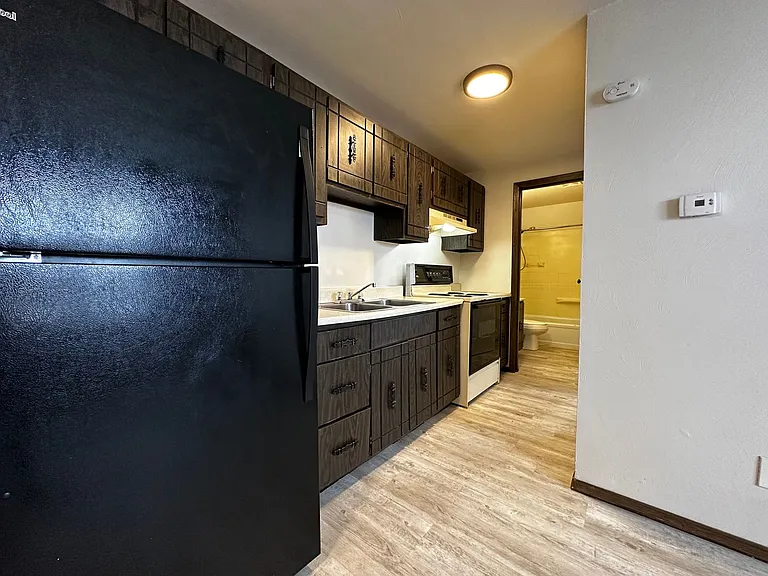 1052 Winter Ln — Photo 8