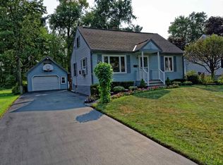 10 Wellington Rd, Delmar, NY 12054