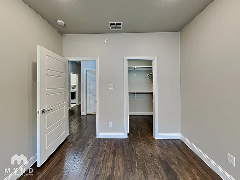 2805 Lindale Dr — Photo 11