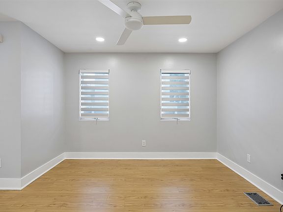 4th image of 4231 Travis St APT 23