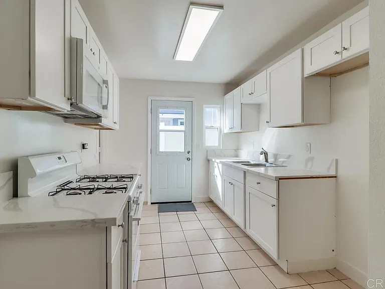756 Madison Ave #B — Photo 12